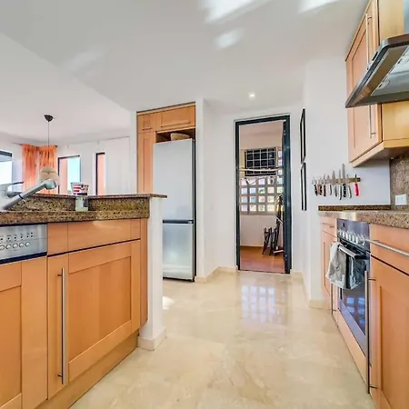 110-charming Apartment, Sea View, Pool, Calahonda *