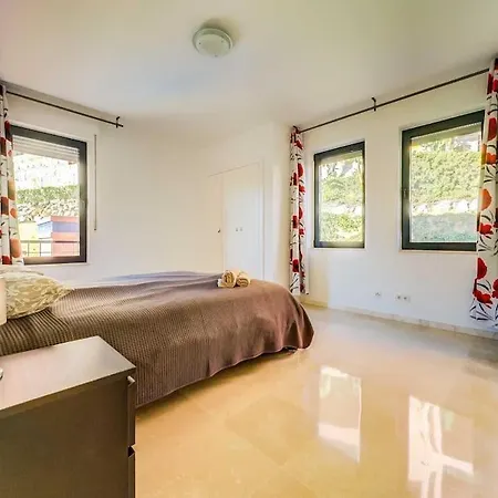 Apartment 110-charming Apartment, Sea View, Pool, Calahonda *